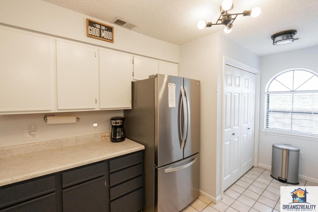 2br - Close To The Strip - 2 Pools - Free Tickets Included - Fhc-3 Holiday home *