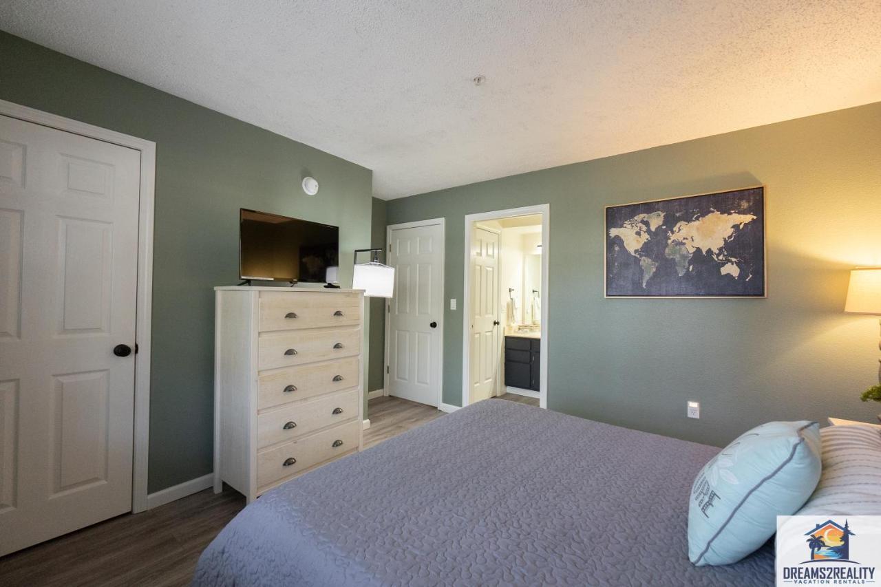 2br - Close To The Strip - 2 Pools - Free Tickets Included - Fhc-3 *