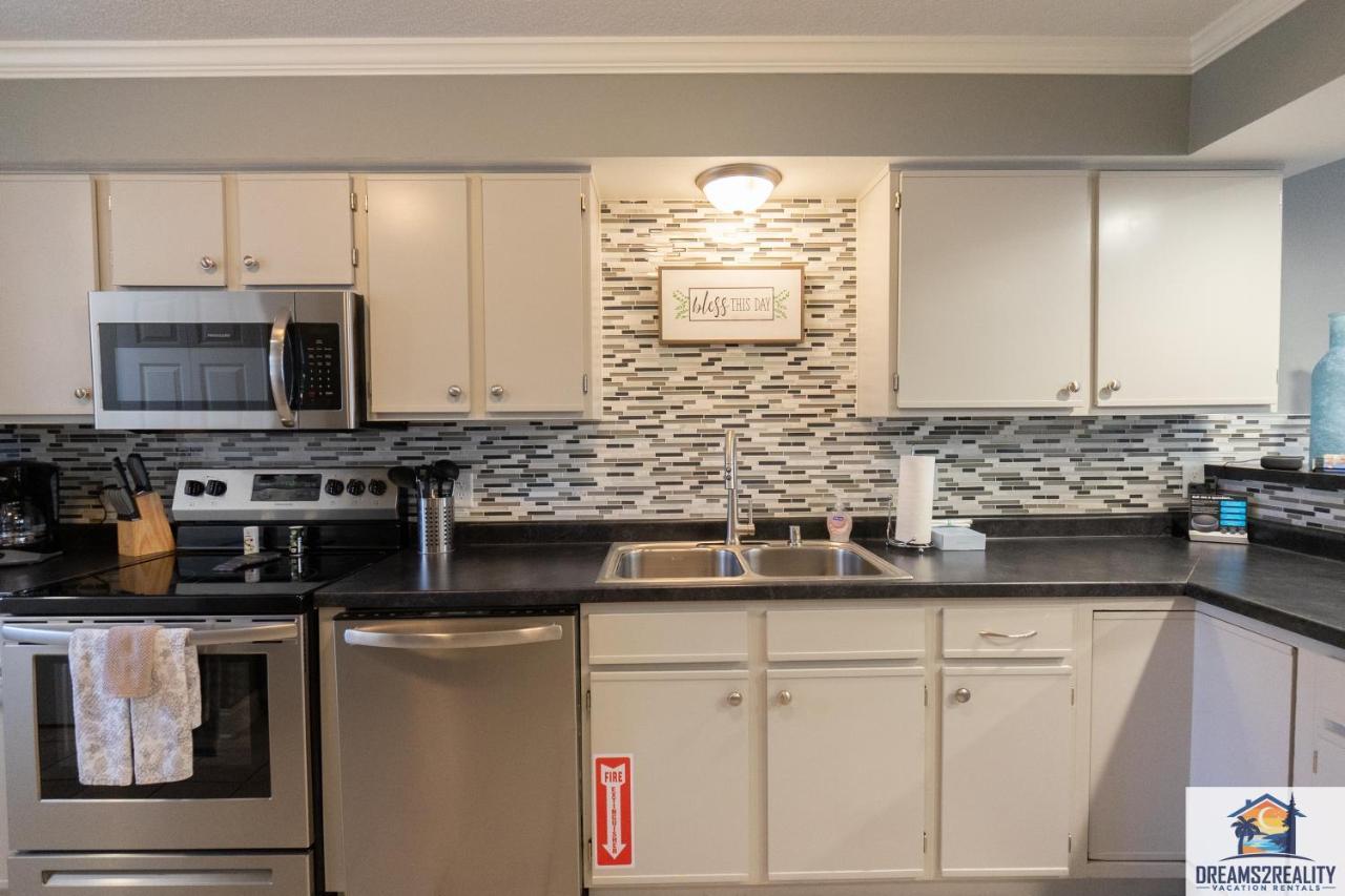 Holiday home 2br Updated - Close To The Strip - 2 Pools - Free Tickets Included - Fhe-3