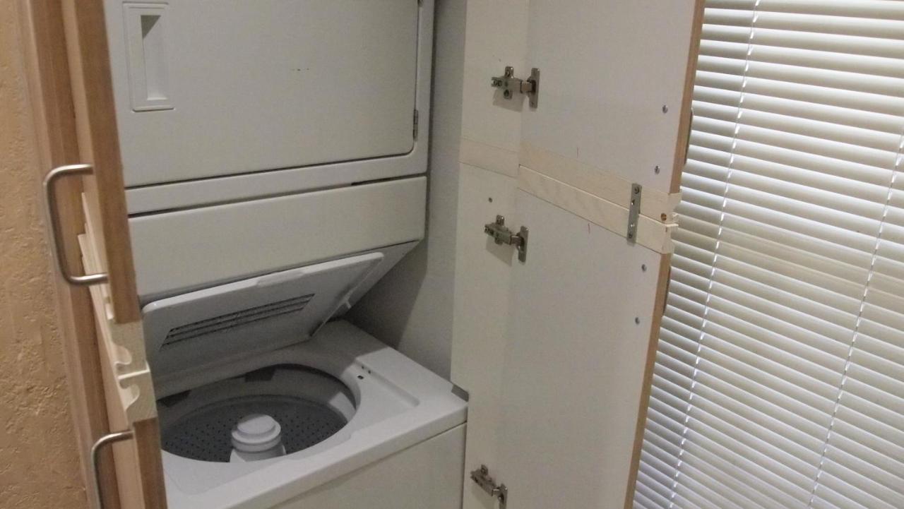 Holiday home 3 Bedroom - Near The Strip - Jacuzzi Tub - Free Tickets Included - Ch4-5 *