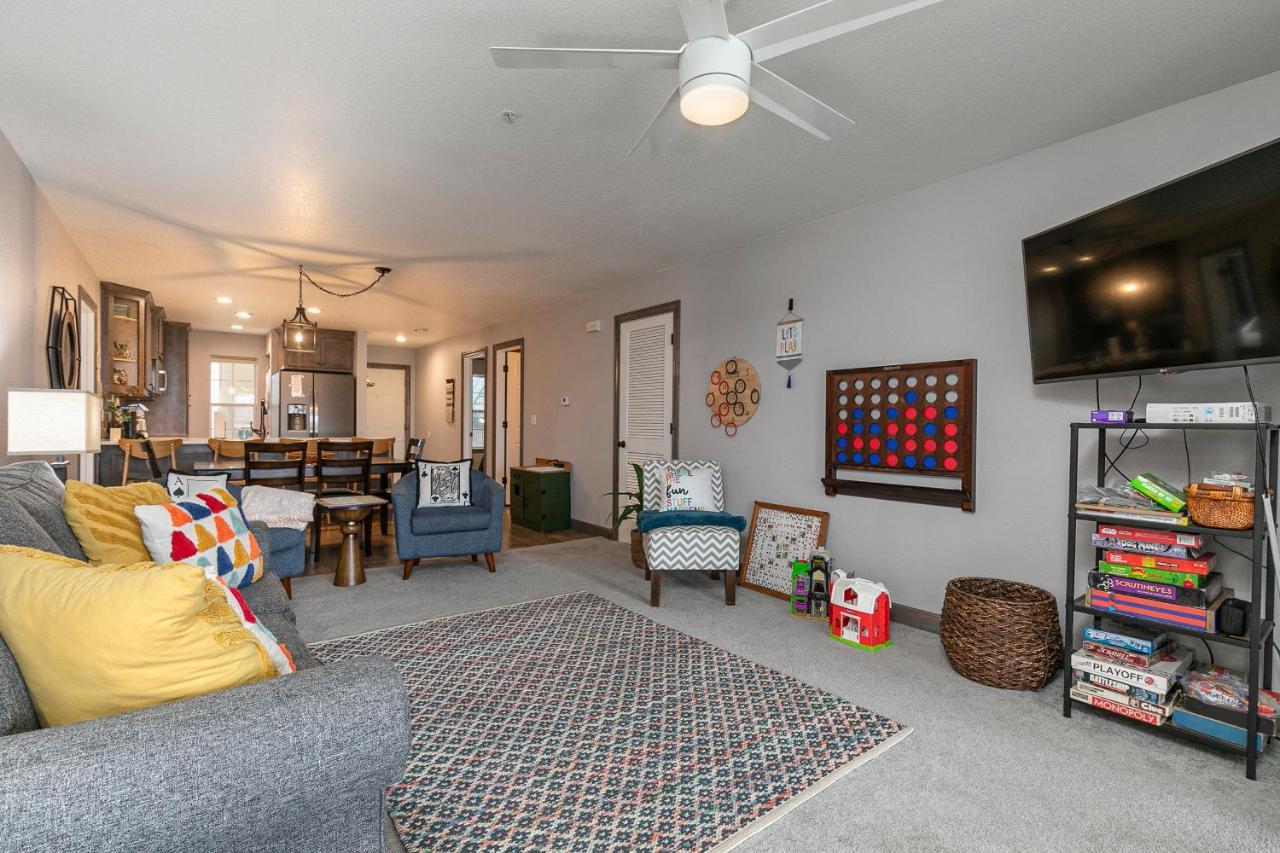 3br Updated - Family Games - Enclosed Patio - Free Tickets Included - Ch3-2 Holiday home *