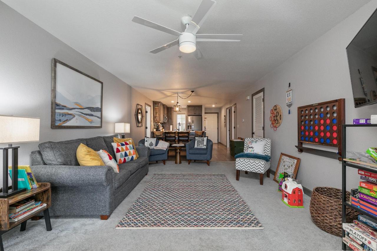 3br Updated - Family Games - Enclosed Patio - Free Tickets Included - Ch3-2 *