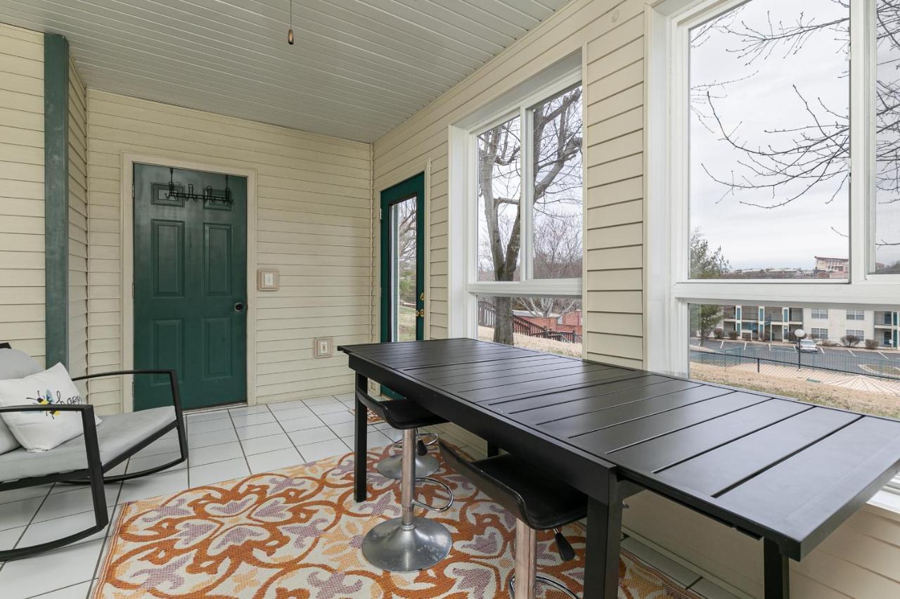 Holiday home 3br Updated - Family Games - Enclosed Patio - Free Tickets Included - Ch3-2 Branson