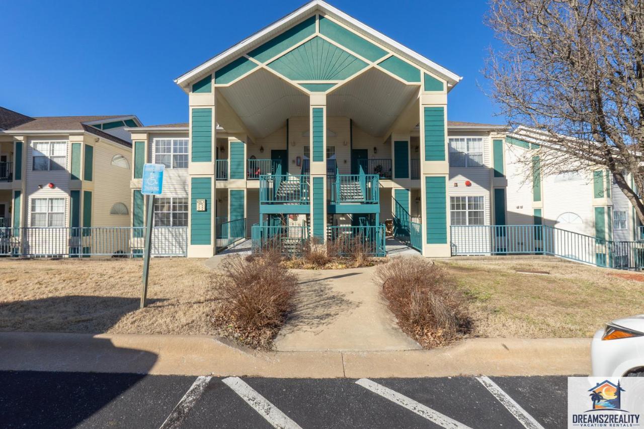 3 Bedroom - Near The Strip - Jacuzzi Tub - Free Tickets Included - Ch4-5