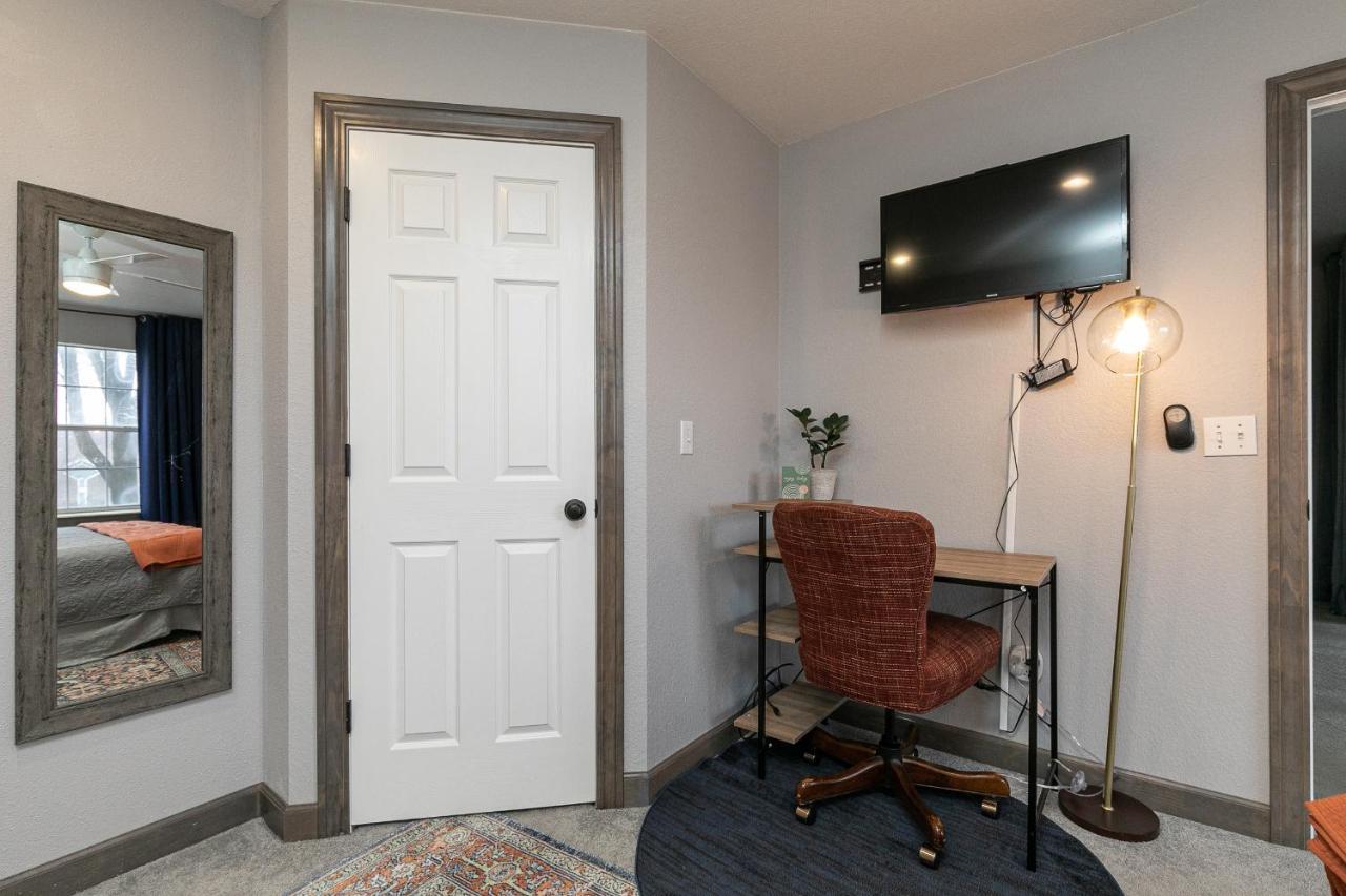 3br Updated - Family Games - Enclosed Patio - Free Tickets Included - Ch3-2 *