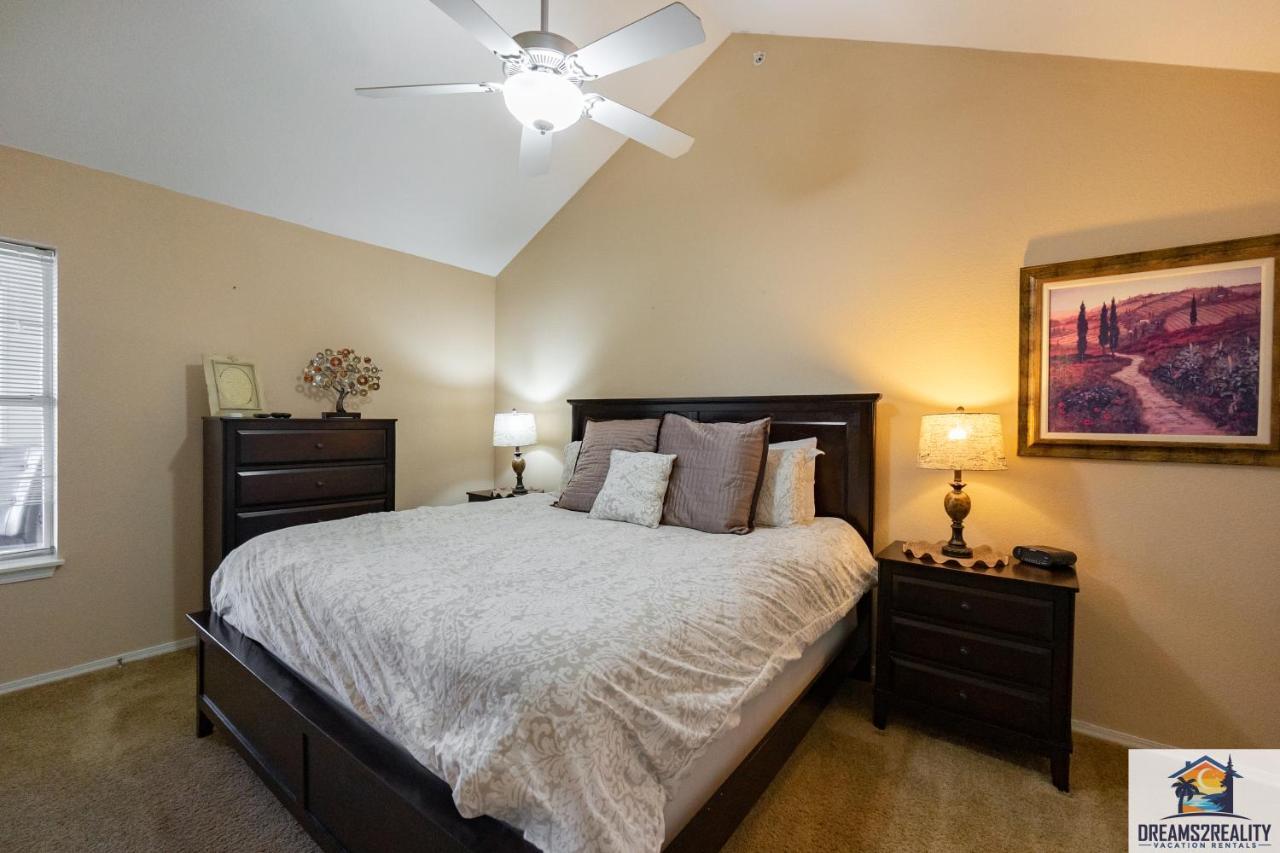 3 Bedroom - Near The Strip - Jacuzzi Tub - Free Tickets Included - Ch4-5 * Branson