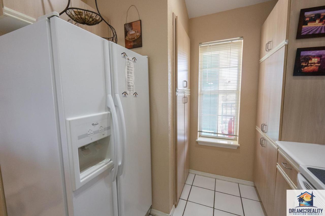 Holiday home 3 Bedroom - Near The Strip - Jacuzzi Tub - Free Tickets Included - Ch4-5 *