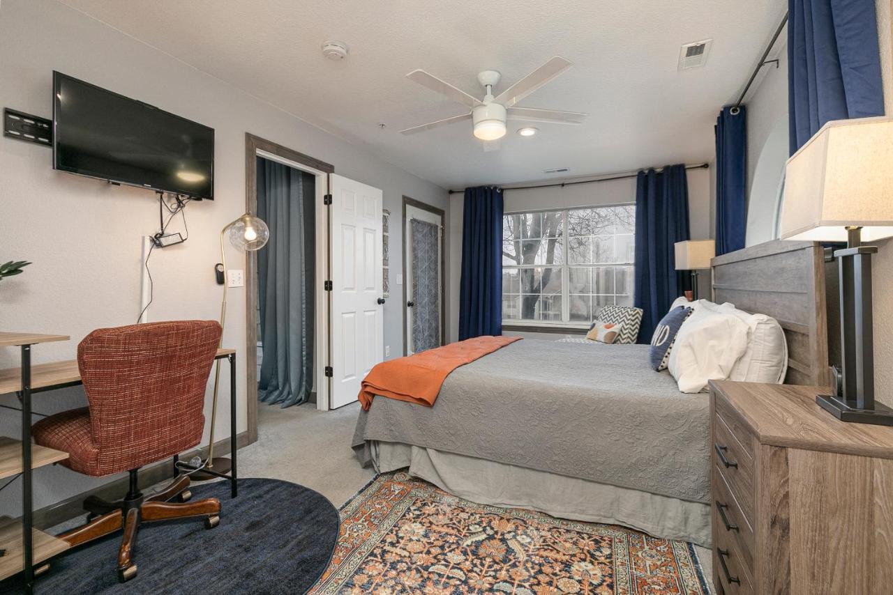 3br Updated - Family Games - Enclosed Patio - Free Tickets Included - Ch3-2 Holiday home Branson