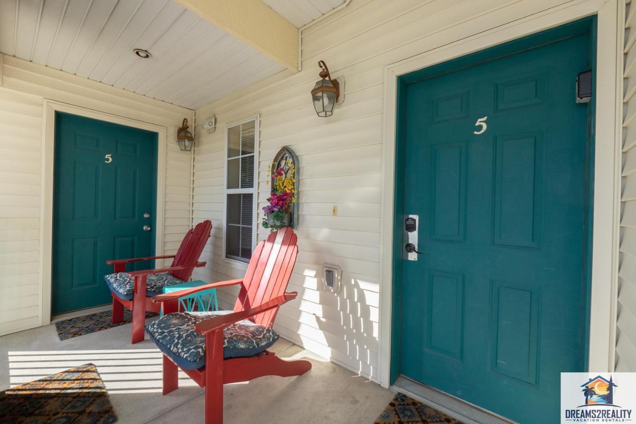 3 Bedroom - Near The Strip - Jacuzzi Tub - Free Tickets Included - Ch4-5 Holiday home Branson