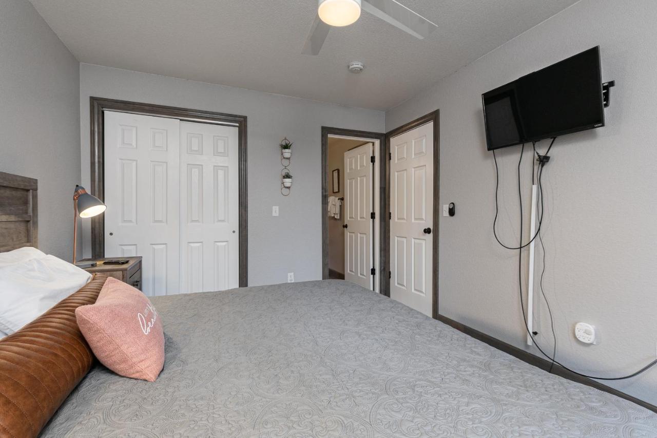3br Updated - Family Games - Enclosed Patio - Free Tickets Included - Ch3-2 * Branson