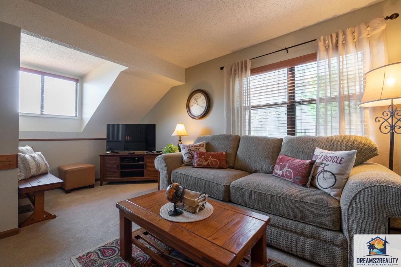 Lake View! Walk-in 3 Bedroom - Outdoor Pool - Free Tickets Included - Trh6-6 *