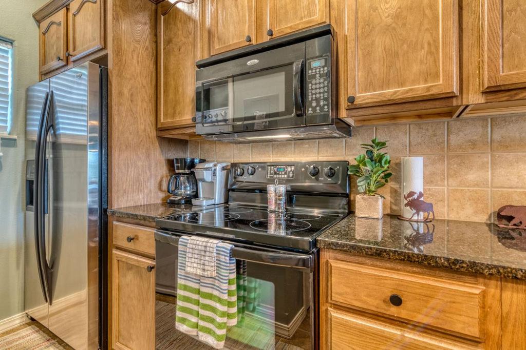 2br - Dock For Fishing - Jacuzzi Tub - Free Tickets Included - Mj4-130 Holiday home