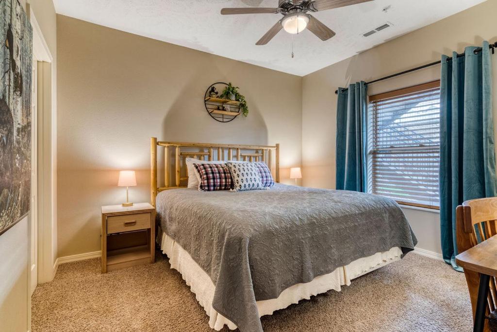 Holiday home 2br - Dock For Fishing - Jacuzzi Tub - Free Tickets Included - Mj4-130
