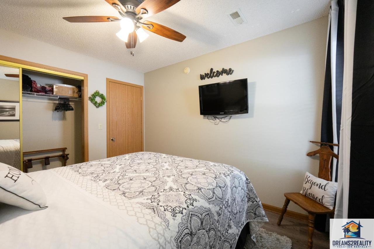 Lake View! Walk-in 3 Bedroom - Outdoor Pool - Free Tickets Included - Trh6-6 Holiday home
