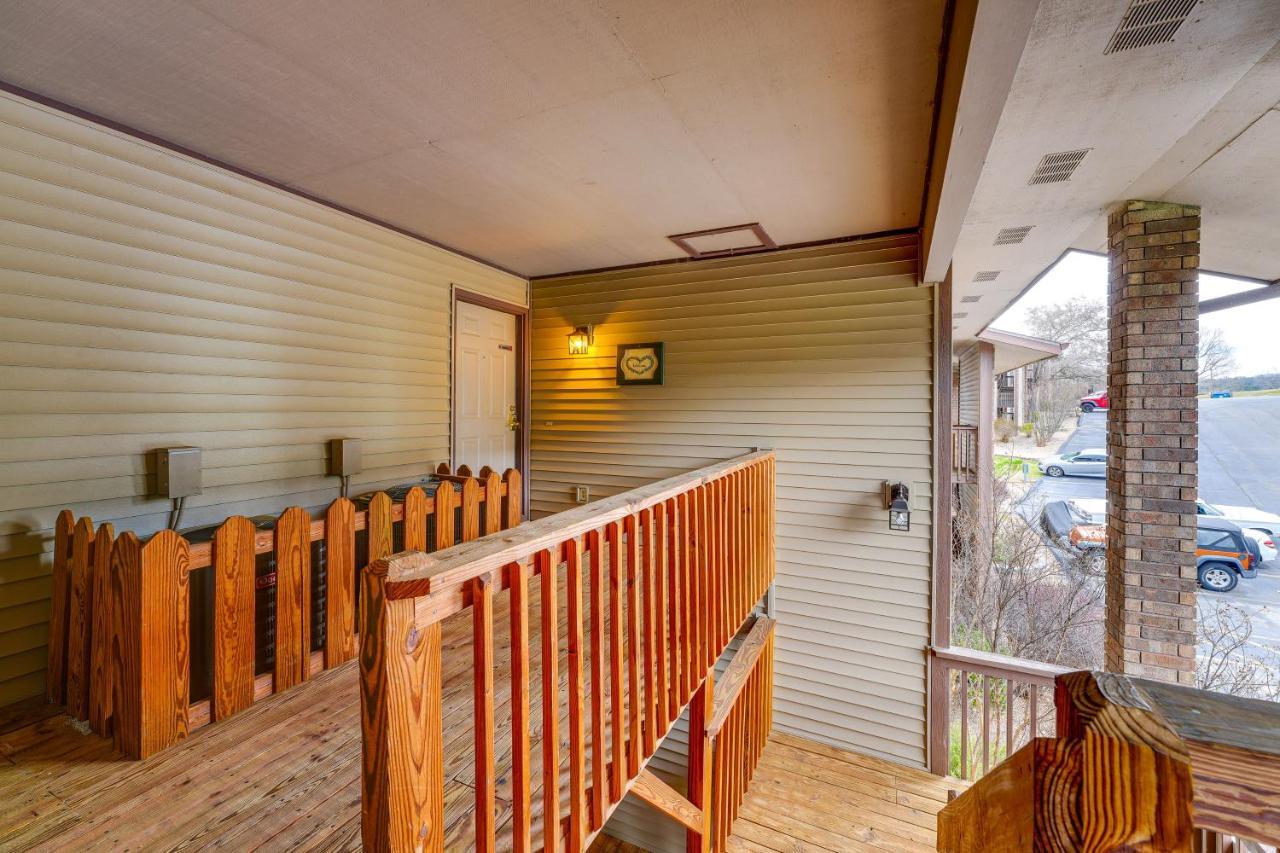 Apartment - 4 Miles From Landing! *