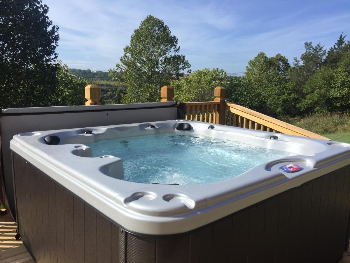 Apartment 4br Walk-in - Foosball Table - Hot Tub - Fire Pit - Free Tickets Included - Dv166