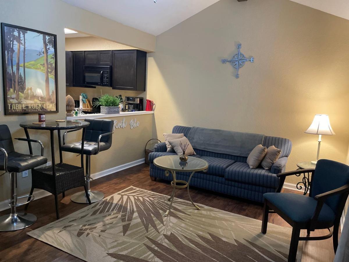 The Divine 409 1 Bdrm With Kitchen *