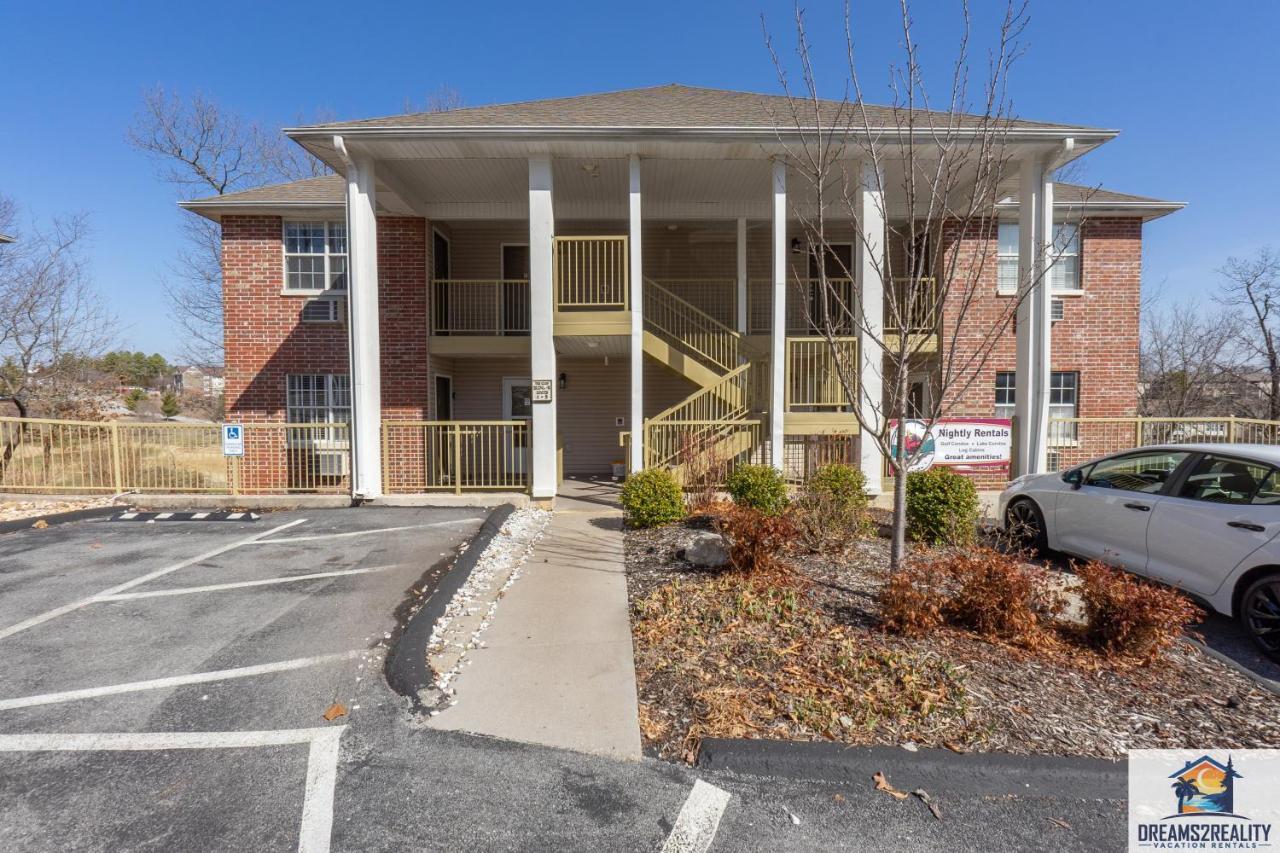 Holiday home 2br Walk-in - Near The 76 Strip - Free Wifi - Pool - Free Tickets Included - Clb-3