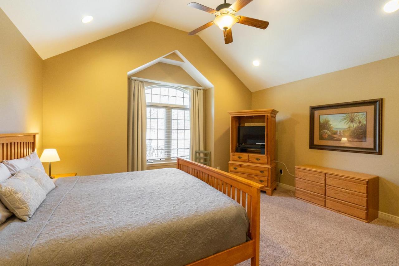 4br Walk-in - Pool Table - Hot Tub - Fire Pit - Free Tickets Included - Dv164 Apartment *