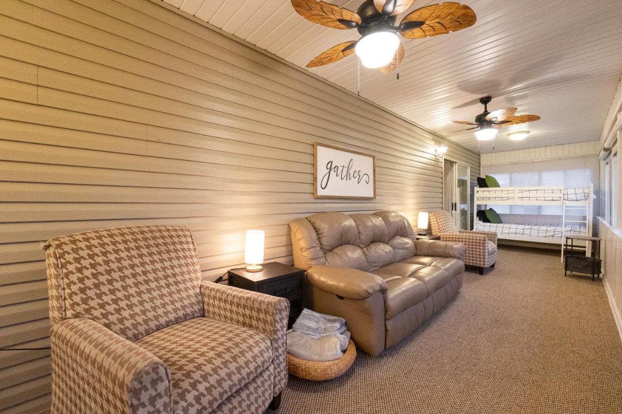 3br With Recliners - Location - Free Tickets Included - Fc39-2 *