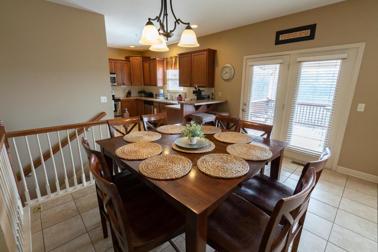 Apartment 4br Walk-in - Pool Table - Hot Tub - Fire Pit - Free Tickets Included - Dv164