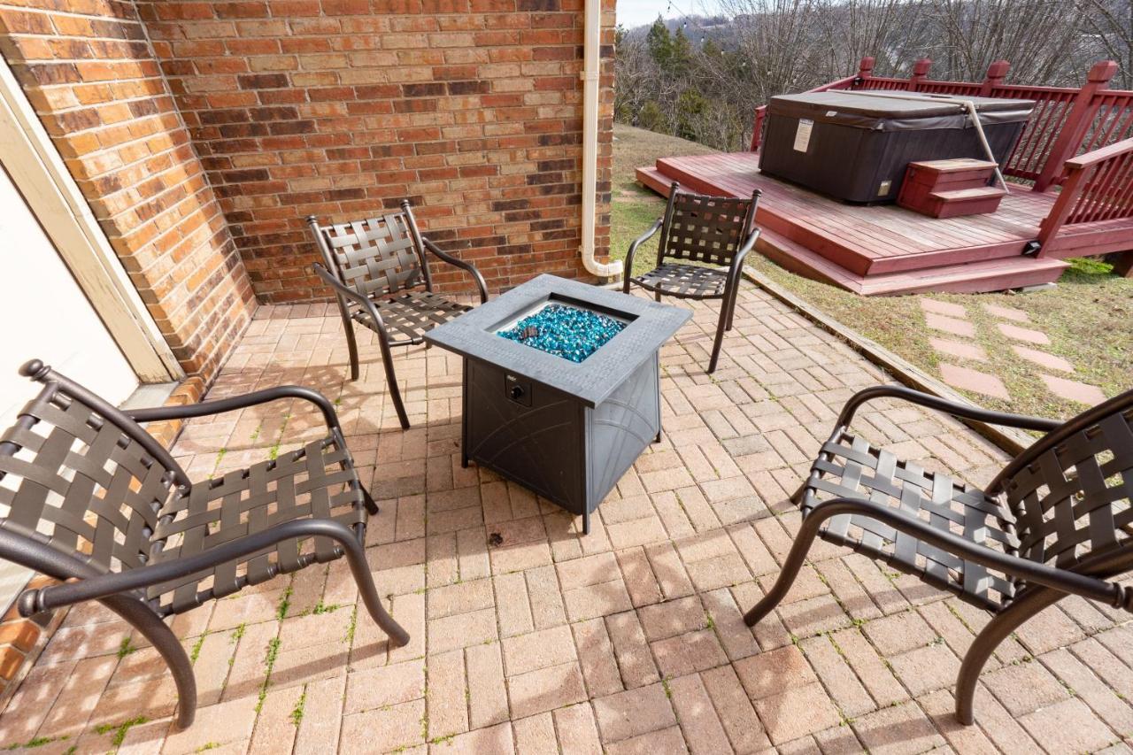 Apartment 4br Walk-in - Pool Table - Hot Tub - Fire Pit - Free Tickets Included - Dv164