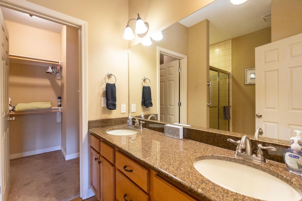 4br Walk-in - Foosball Table - Hot Tub - Fire Pit - Free Tickets Included - Dv166 Apartment Branson
