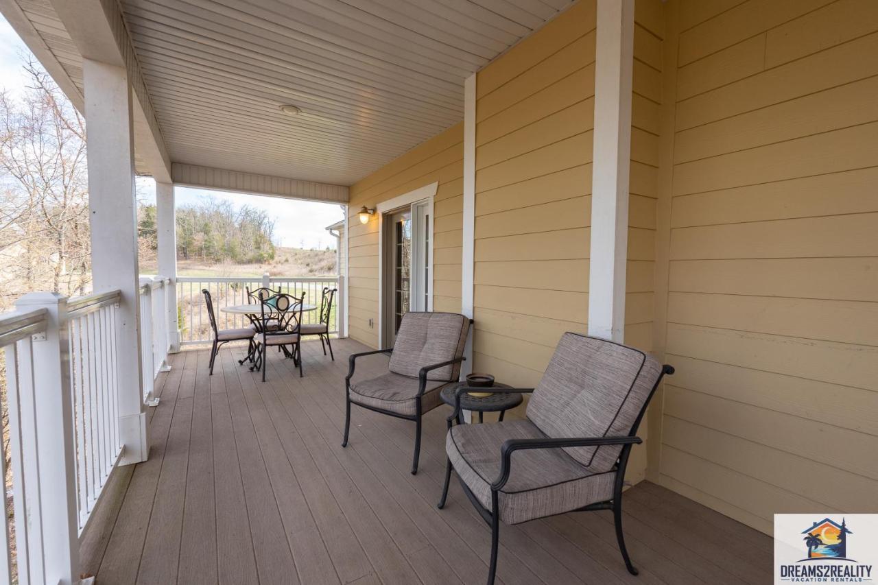 Holiday home 4bd Walk-in - Large Deck - Golf Course - Pool - Free Attraction Tickets Included - V120 *