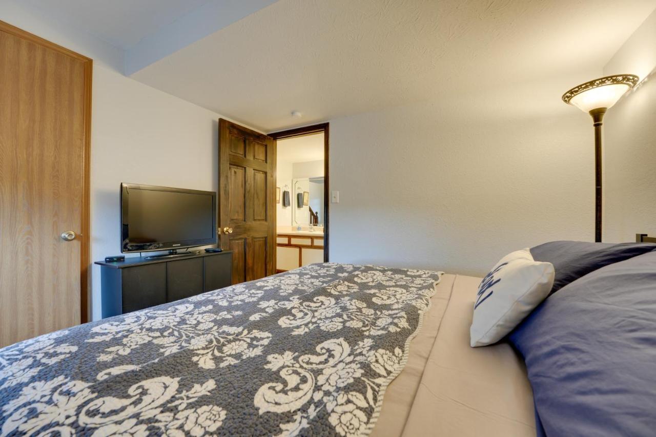 Apartment With Balcony And Grill 3 Mi To Moonshine Beach! *
