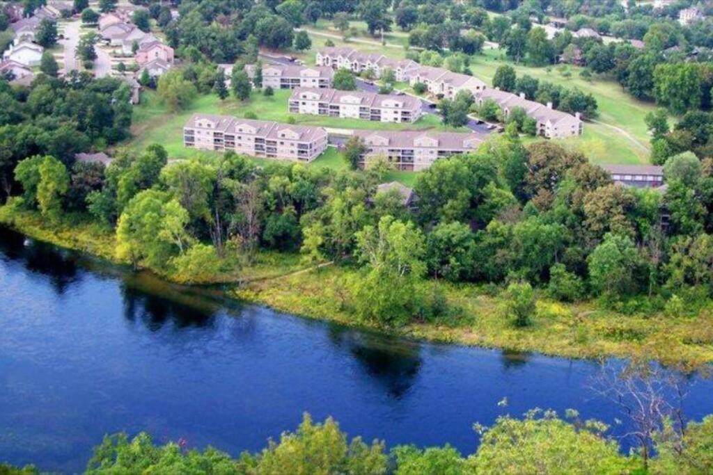 Luxury Family W/ Great Views & Entertainment