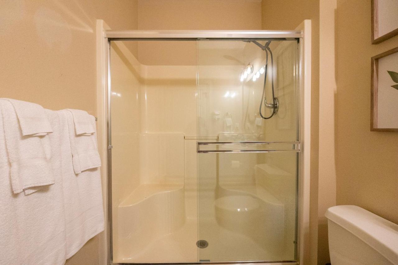 2br - Dock For Fishing - Jacuzzi Tub - Free Tickets Included - Mj4-130 Holiday home *