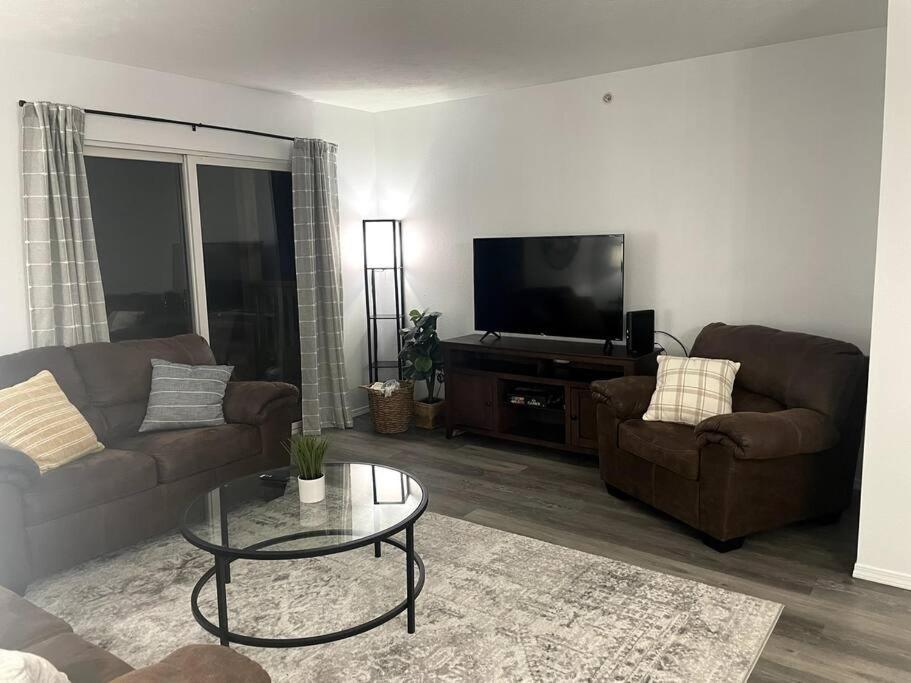 Luxury Modern By The - Breezy Escape Branson