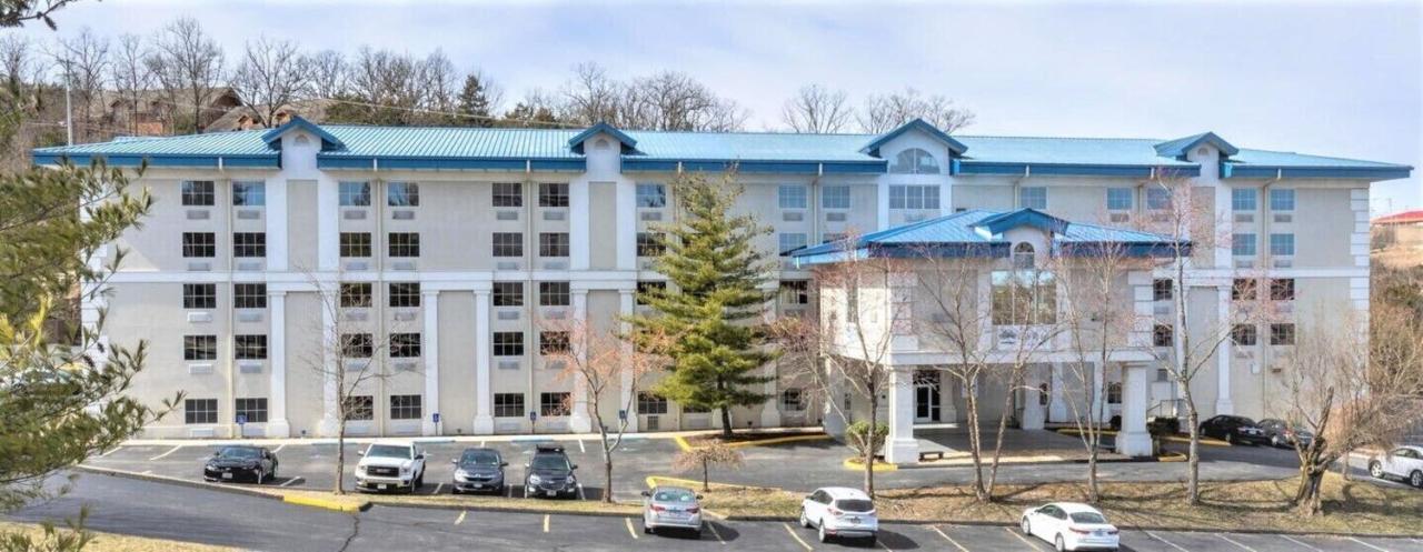 Apartment Oak Ridge At *