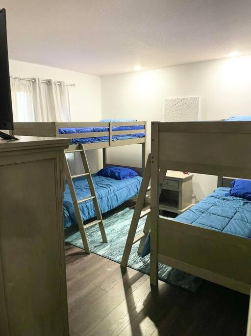 Holiday home Luxury Family W/ Great Views & Entertainment *