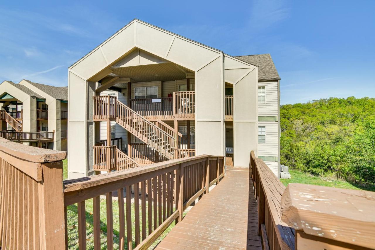 Apartment Escape With Pool Access, Grill And Balcony! Branson