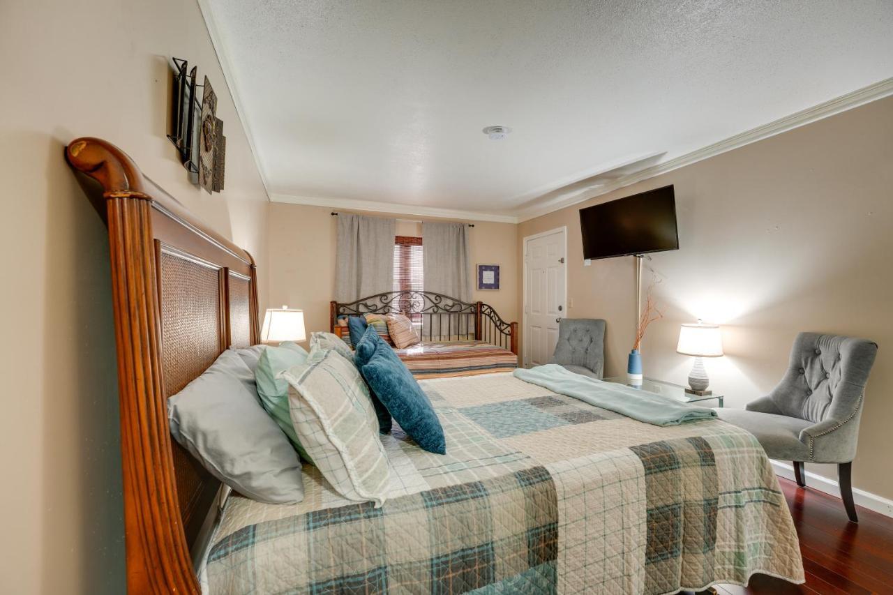 With Golf Course Views! Apartment
