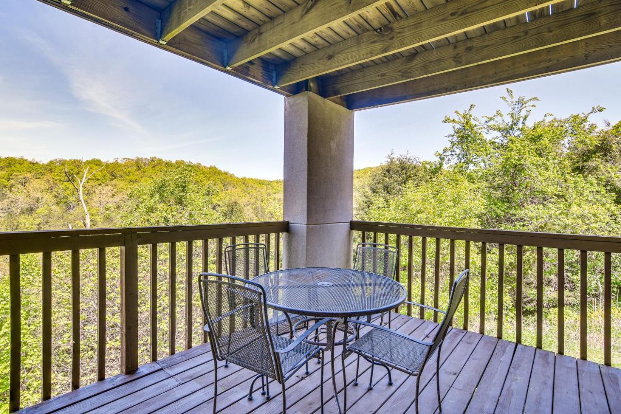 Escape With Pool Access, Grill And Balcony!