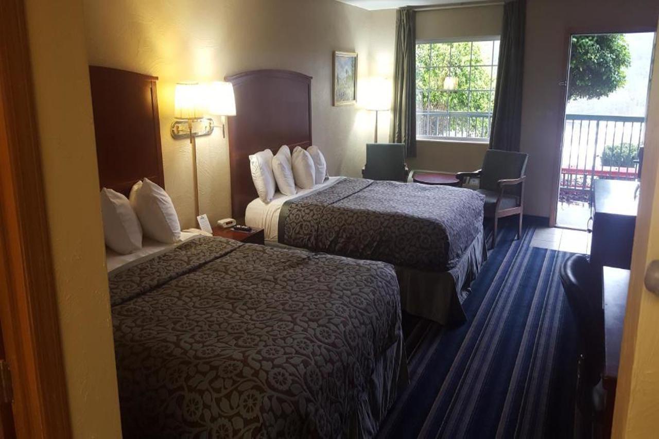 Daysinn 2*