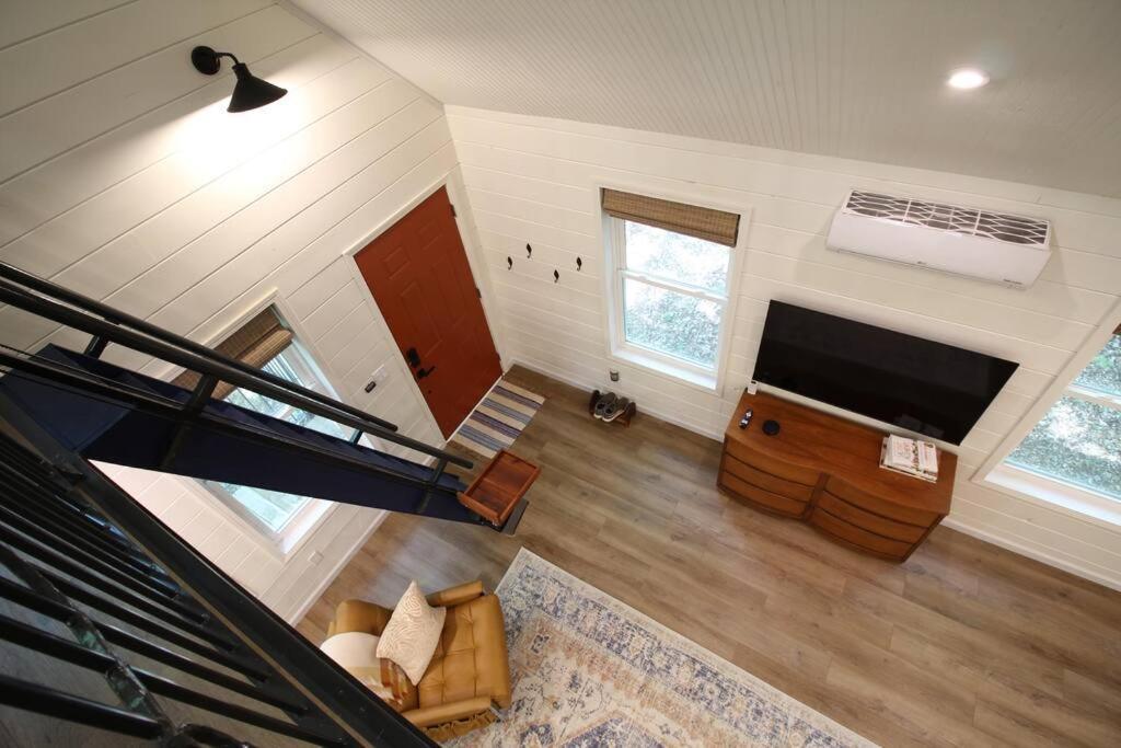 Secluded Treehouse In The Woods - Tree Hugger Hideaway Branson