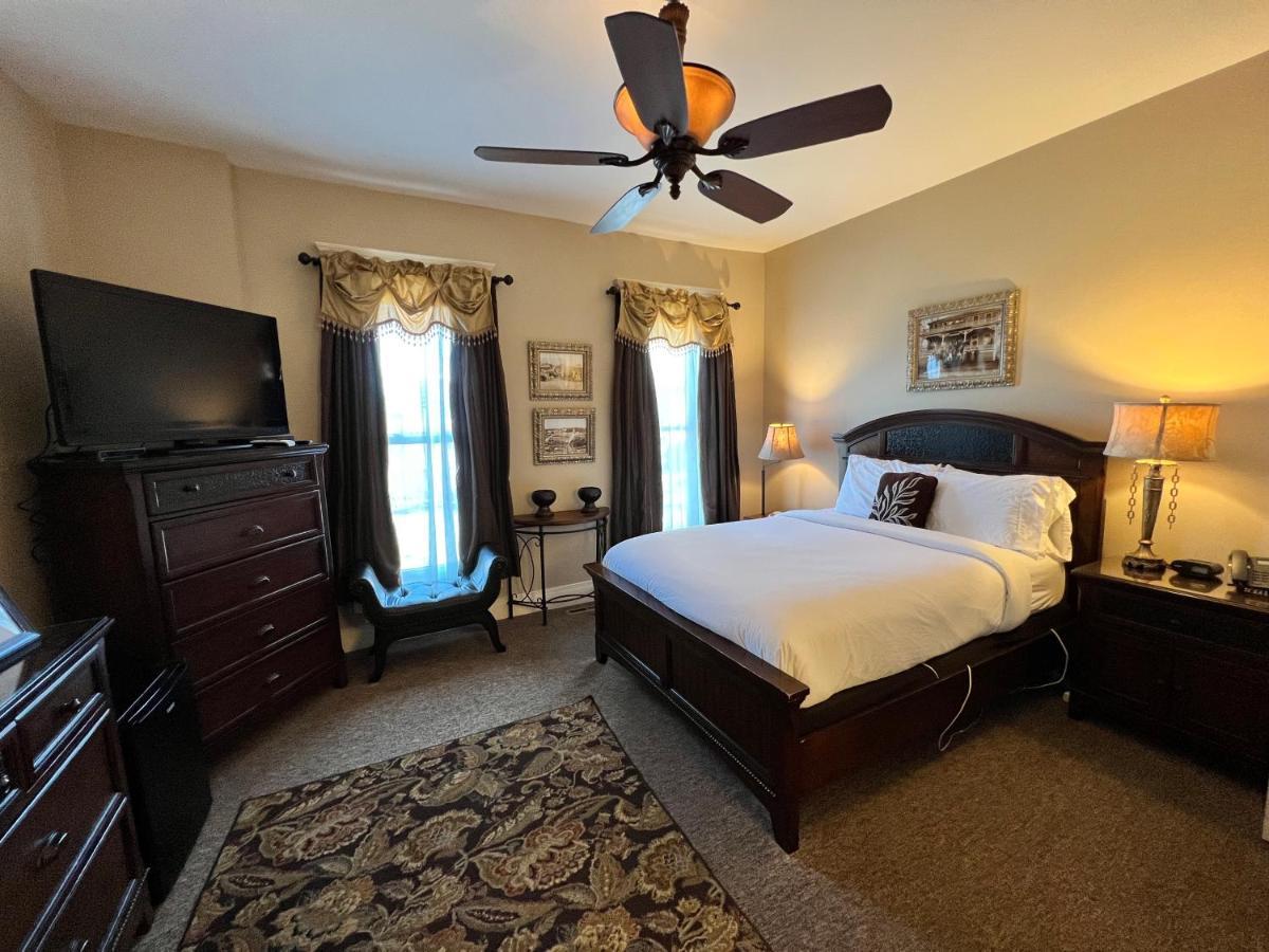 Historic - Heritage With Queen Bed - Downtown - Free Tickets Included Branson