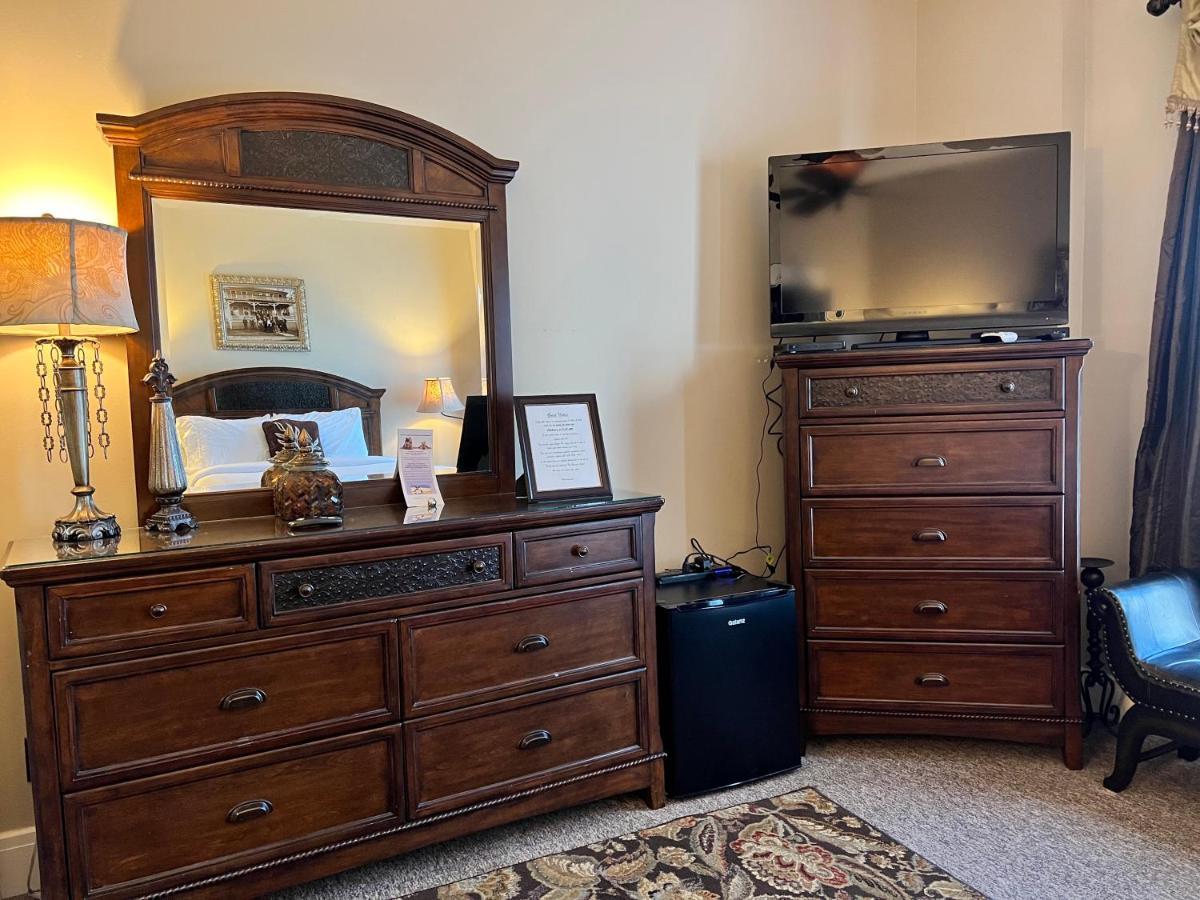 Hotel Historic - Heritage With Queen Bed - Downtown - Free Tickets Included *