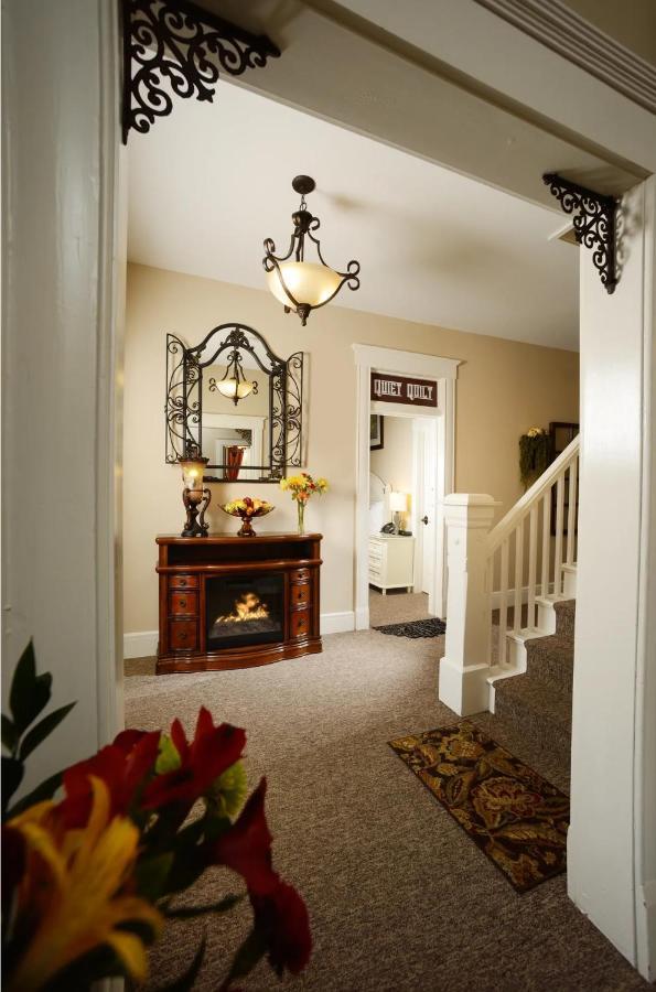 Historic - Heritage With Queen Bed - Downtown - Free Tickets Included * Branson