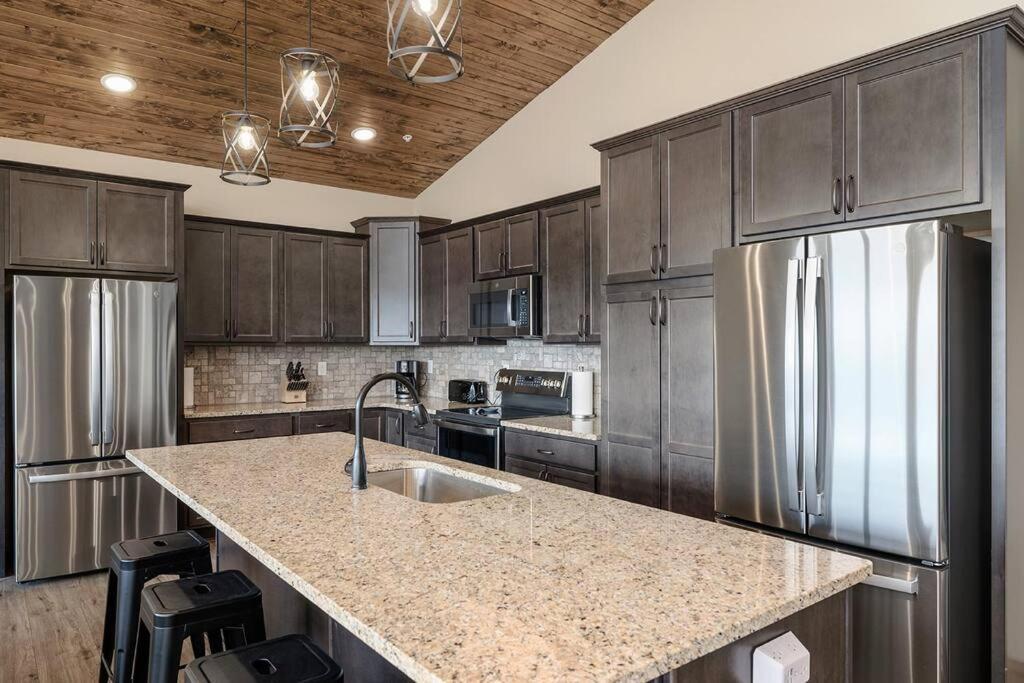 Spacious Rustic Elm Holiday home *