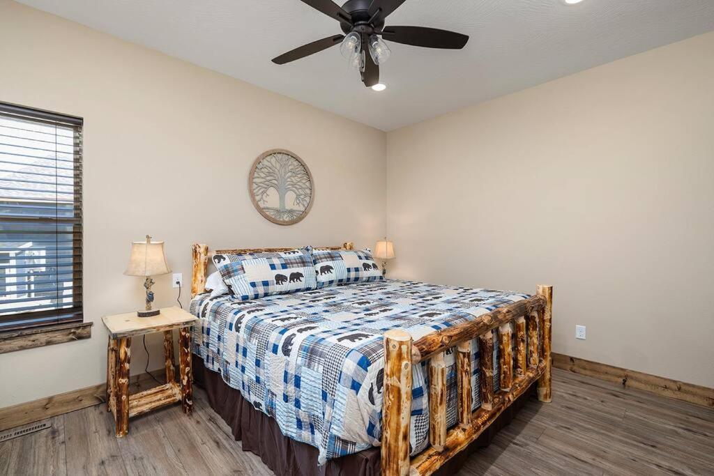 Spacious Rustic Elm Branson