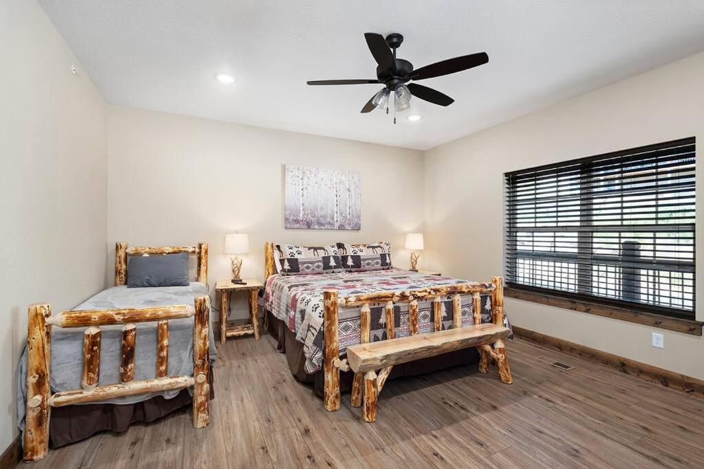 Spacious Rustic Elm Holiday home *