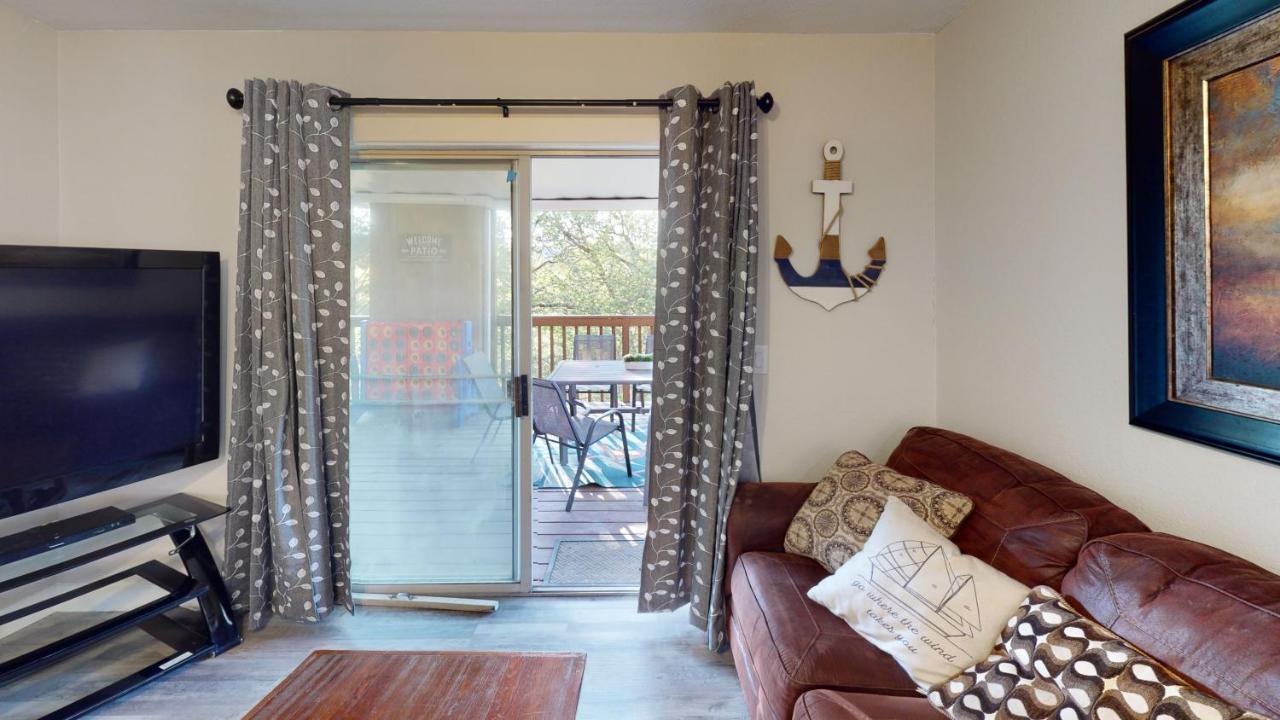 Holiday home Beautiful Condo, Steps From Table Rock & Sdc