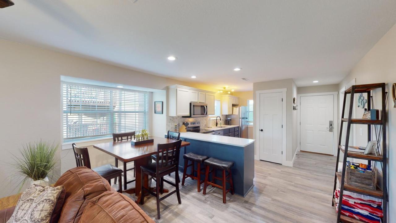 Beautiful Condo, Steps From Table Rock & Sdc