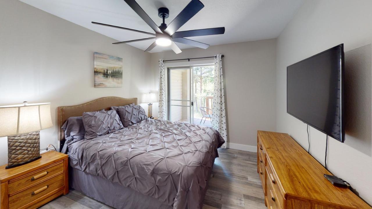 Holiday home Beautiful Condo, Steps From Table Rock & Sdc