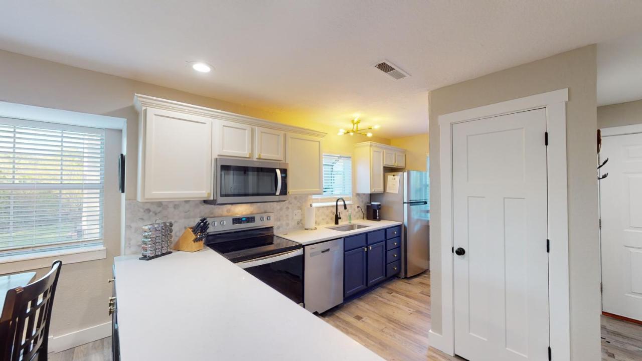 Holiday home Beautiful Condo, Steps From Table Rock & Sdc *