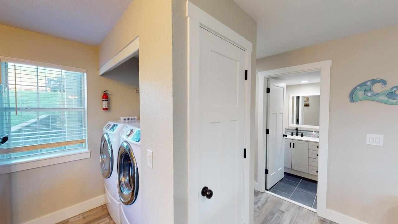 Beautiful Condo, Steps From Table Rock & Sdc